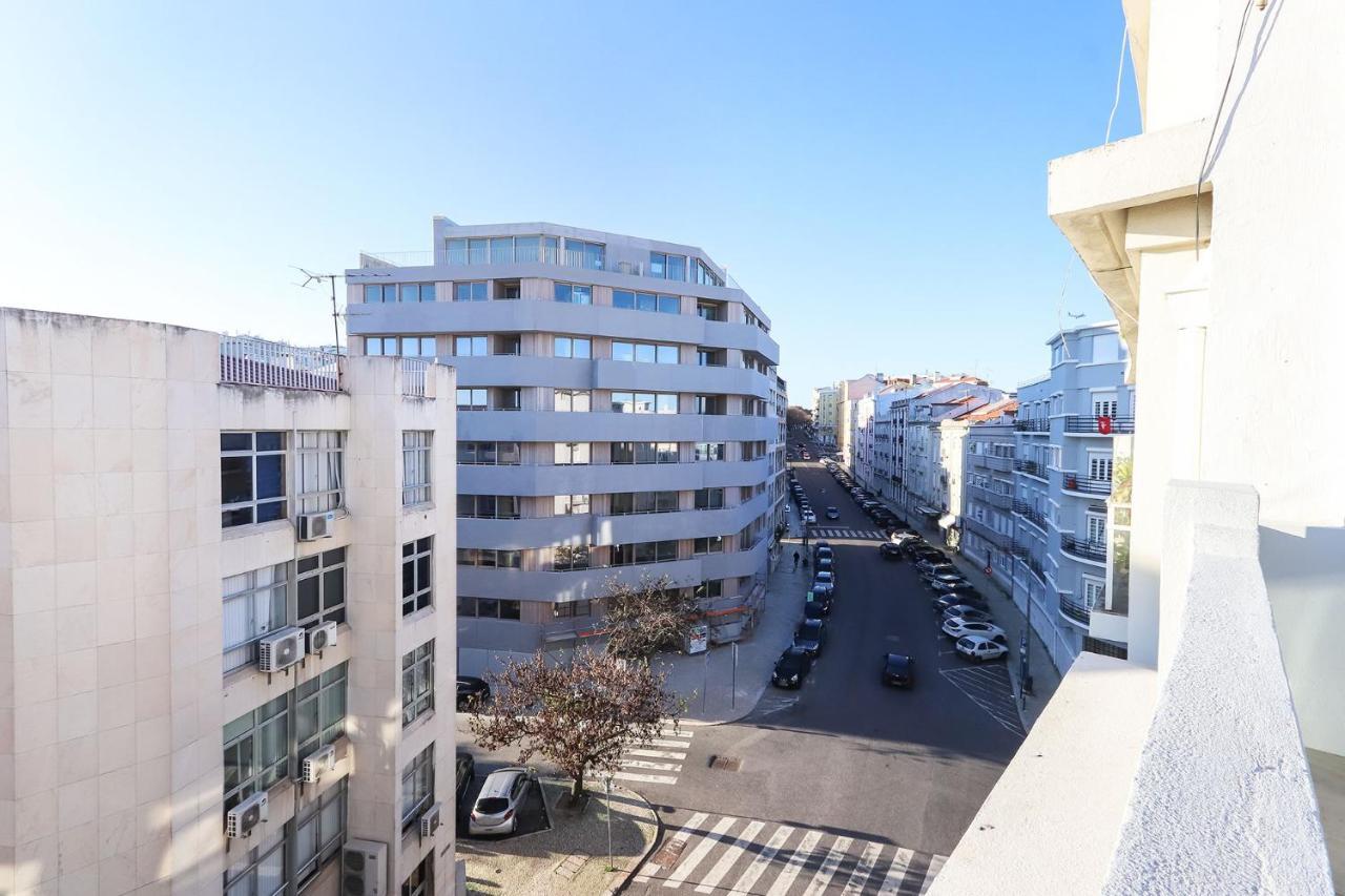 Appartamento Marques De Pombal Duplex With Terrace By Homing Lisbona Esterno foto